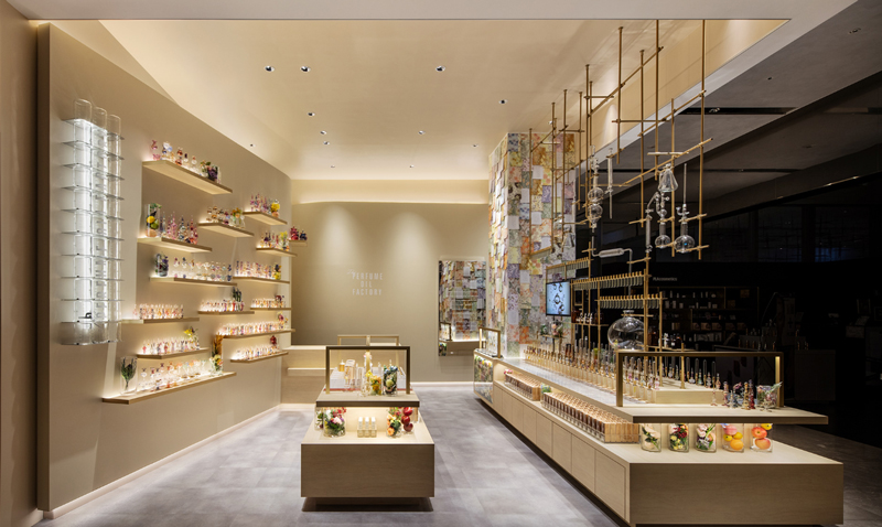 Mẫu thiết kế shop nước hoa thời thượng của Anh Khải tại Quận Tân Bình, Thành phố Hồ Chí Minh