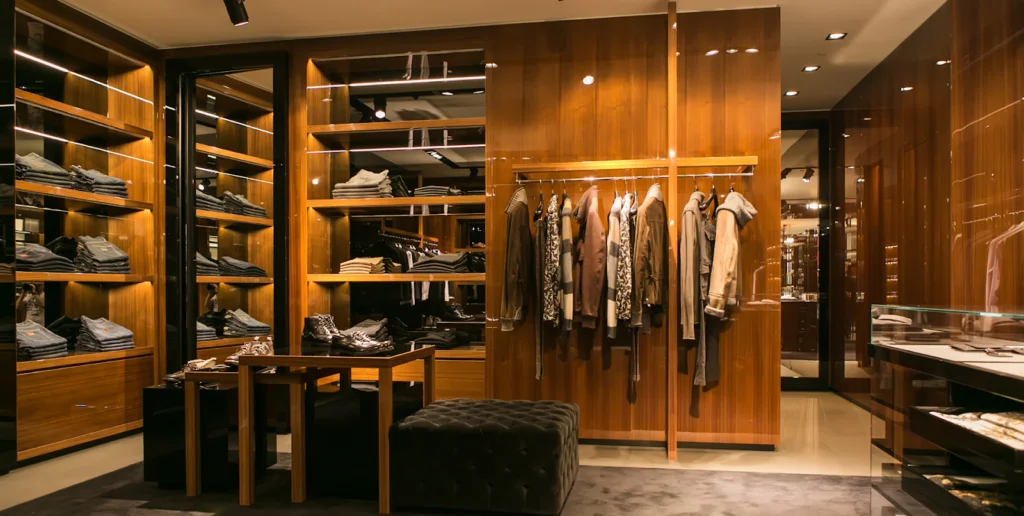 Mẫu thiết kế shop quần áo thời trang nam cao cấp của Anh Huy tại Quận 1, TPHCM Mẫu thiết kế shop quần áo thời trang nam cao cấp của Anh Huy tại Quận 1, TPHCM