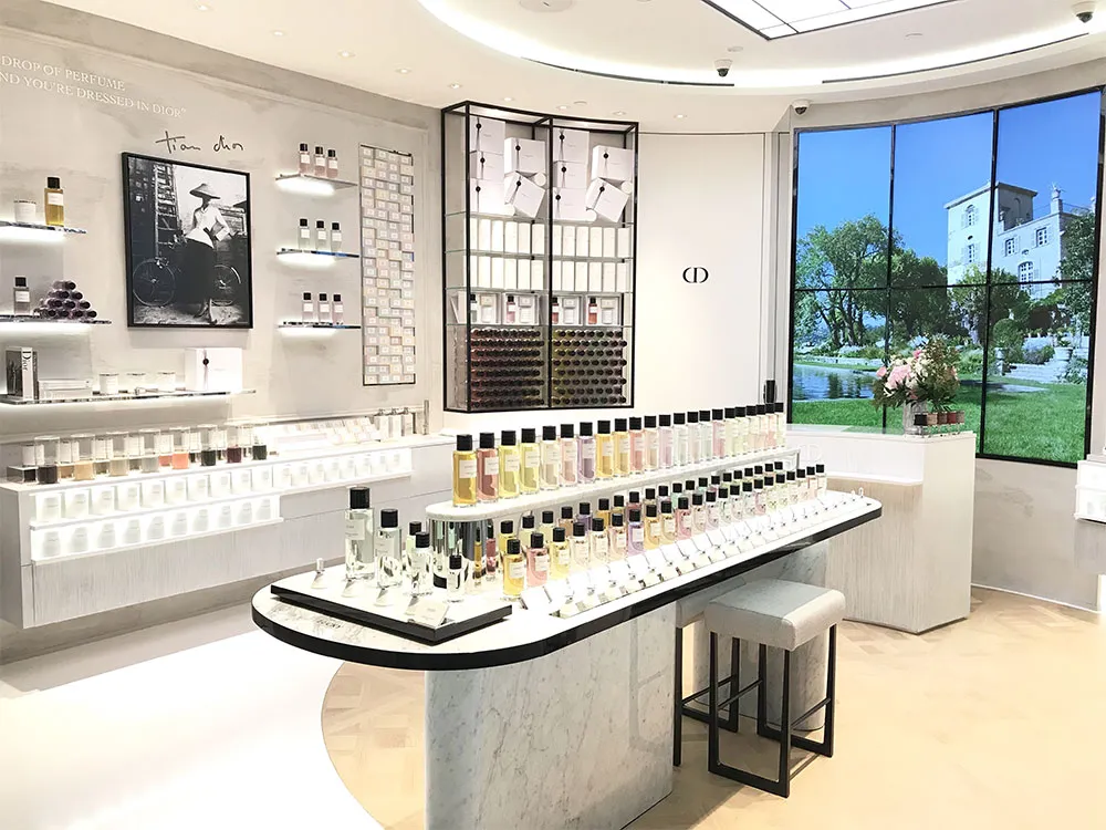 Mẫu thiết kế showroom nước hoa phong cách Pháp của Anh Vũ tại Quận Phú Nhuận, Thành phố Hồ Chí Minh Mẫu thiết kế showroom nước hoa phong cách Pháp của Anh Vũ tại Quận Phú Nhuận, Thành phố Hồ Chí Minh