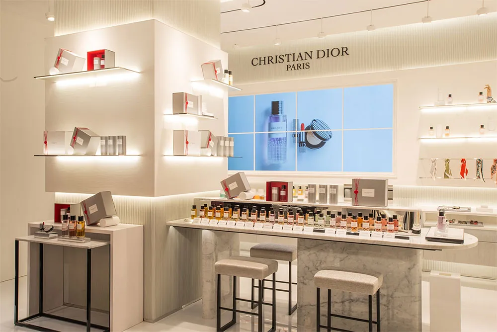 Mẫu thiết kế showroom nước hoa phong cách Pháp của Anh Vũ tại Quận Phú Nhuận, Thành phố Hồ Chí Minh Mẫu thiết kế showroom nước hoa phong cách Pháp của Anh Vũ tại Quận Phú Nhuận, Thành phố Hồ Chí Minh