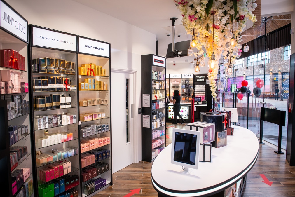 Mẫu showroom nước hoa tối giản của Chị Trang tại Quận 9 Mẫu showroom nước hoa tối giản của Chị Trang tại Quận 9