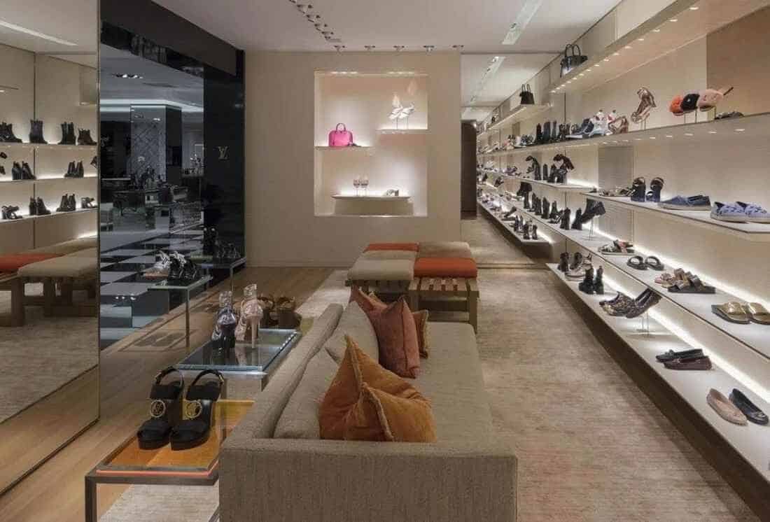 Mẫu shop giày dép tối giản của Anh Dũng tại Quận Tân Bình, Thành phố Hồ Chí Minh Mẫu shop giày dép tối giản của Anh Dũng tại Quận Tân Bình, Thành phố Hồ Chí Minh