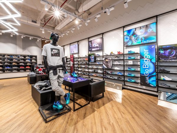 Mẫu shop giày dép thể thao của Anh Thành tại Quận Bình Tân, Thành phố Hồ Chí Minh
