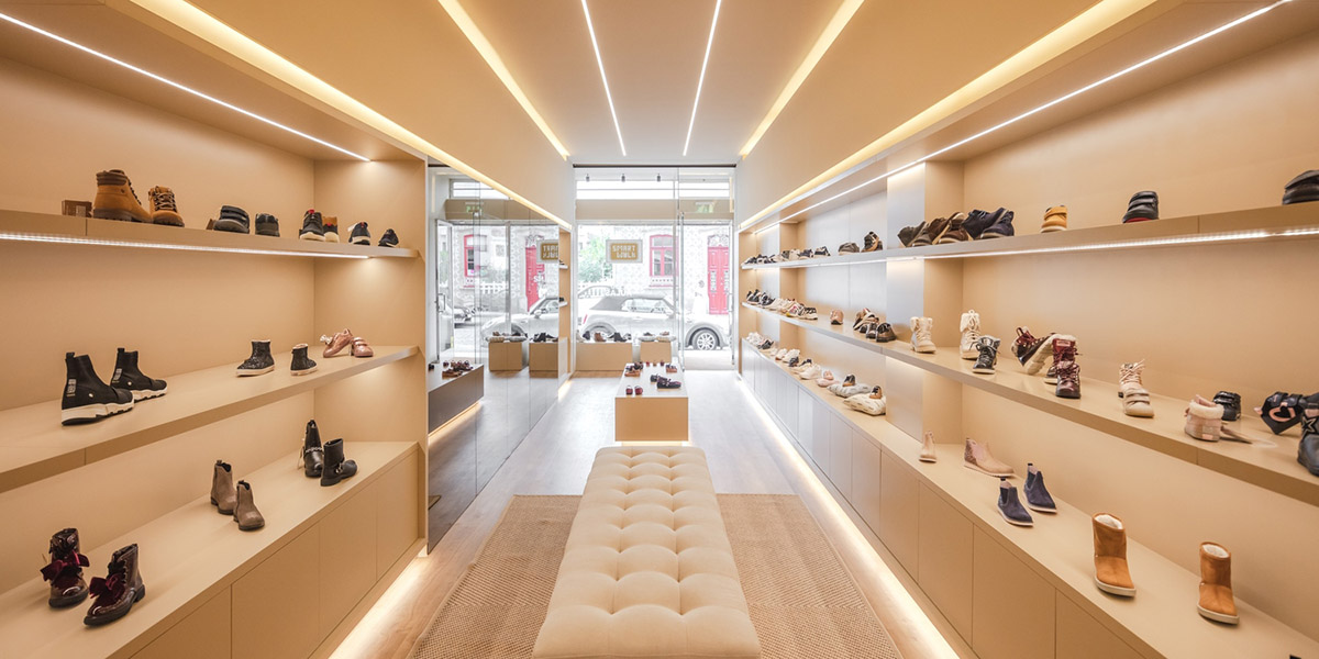 Mẫu thiết kế showroom giày dép thanh lịch của Chị Mai tại Quận 10 Mẫu thiết kế showroom giày dép thanh lịch của Chị Mai tại Quận 10