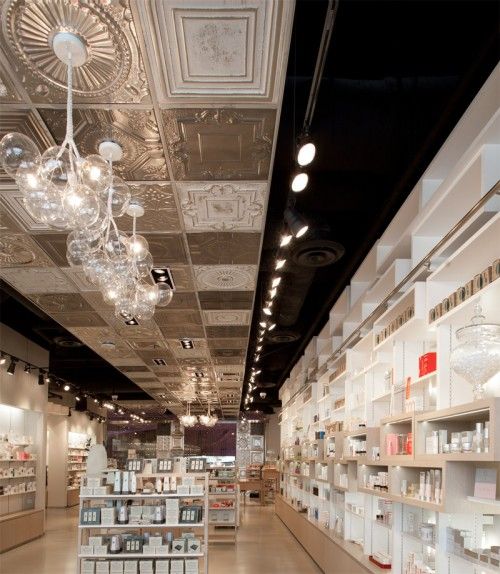 Mẫu thiết kế showroom mỹ phẩm tân cổ điển của Chị Trang tại Quận Bình Thạnh Mẫu thiết kế showroom mỹ phẩm tân cổ điển của Chị Trang tại Quận Bình Thạnh