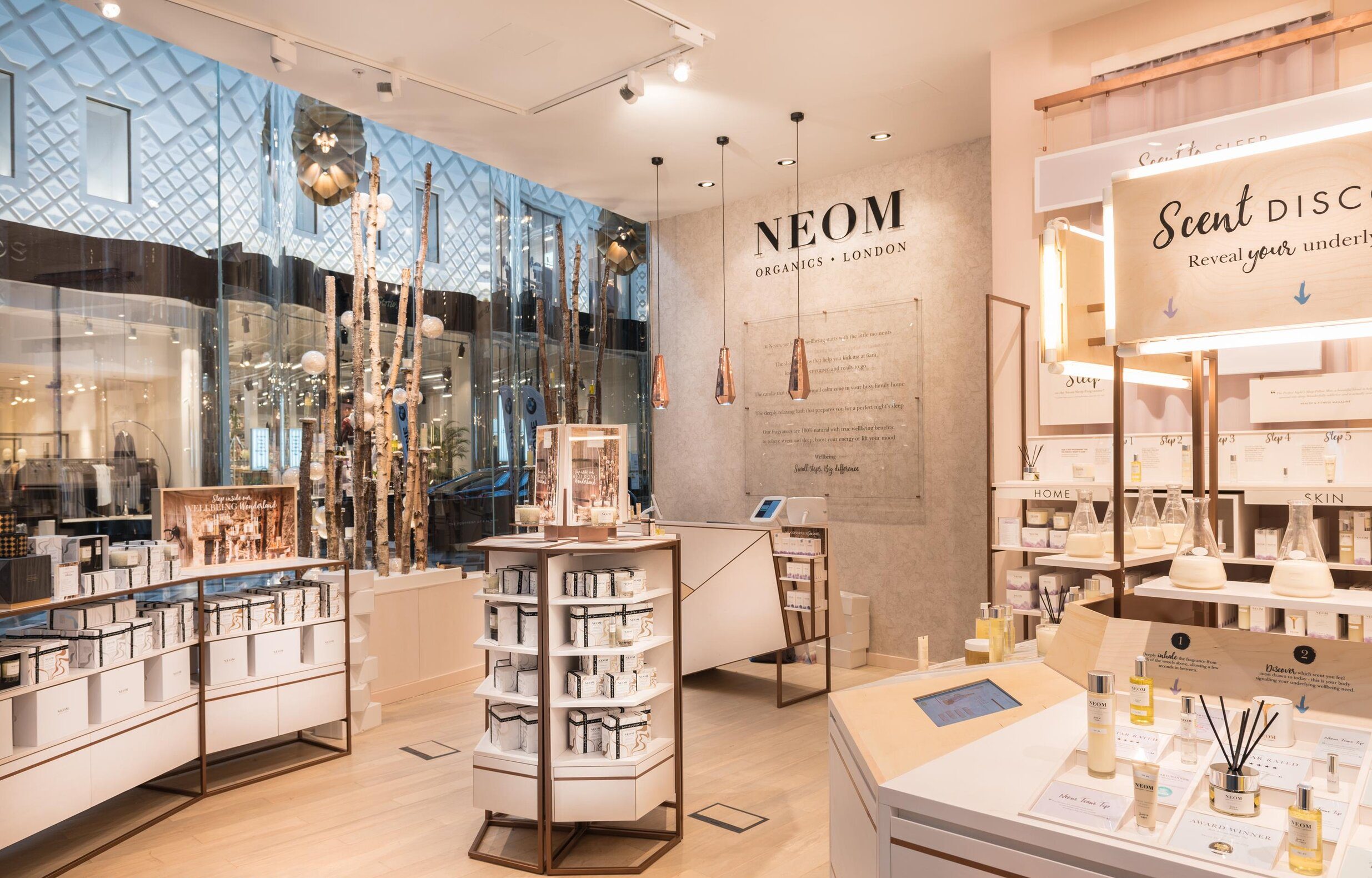 Mẫu showroom mỹ phẩm 20m2 của Chị Hà tại Quận 9 Mẫu showroom mỹ phẩm 20m2 của Chị Hà tại Quận 9