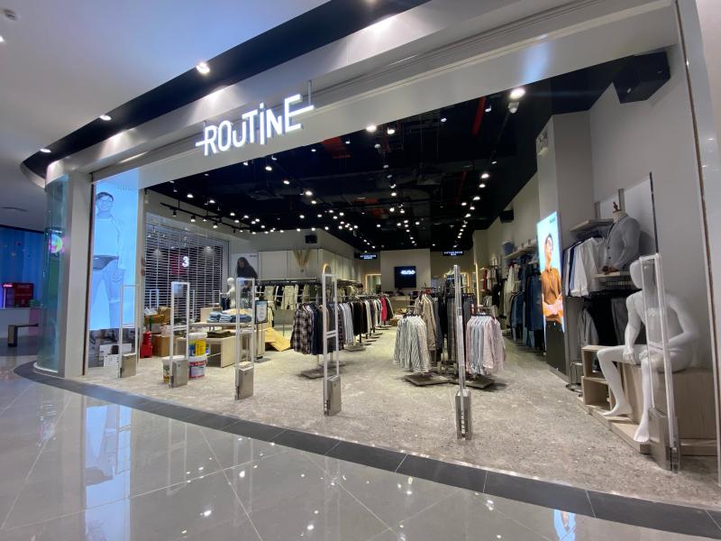 Mẫu thiết kế shop quần áo nam phong cách casual của Anh Khoa tại Quận 12, TPHCM Mẫu thiết kế shop quần áo nam phong cách casual của Anh Khoa tại Quận 12, TPHCM