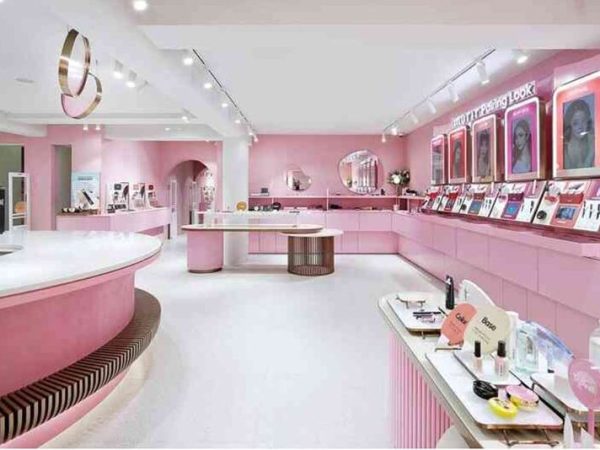 Mẫu shop mỹ phẩm hiện đại của Chị Mai tại Quận 3