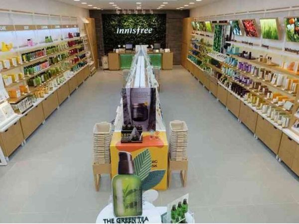 Mẫu shop mỹ phẩm thân thiện của Chị Tuyết tại Quận Gò Vấp