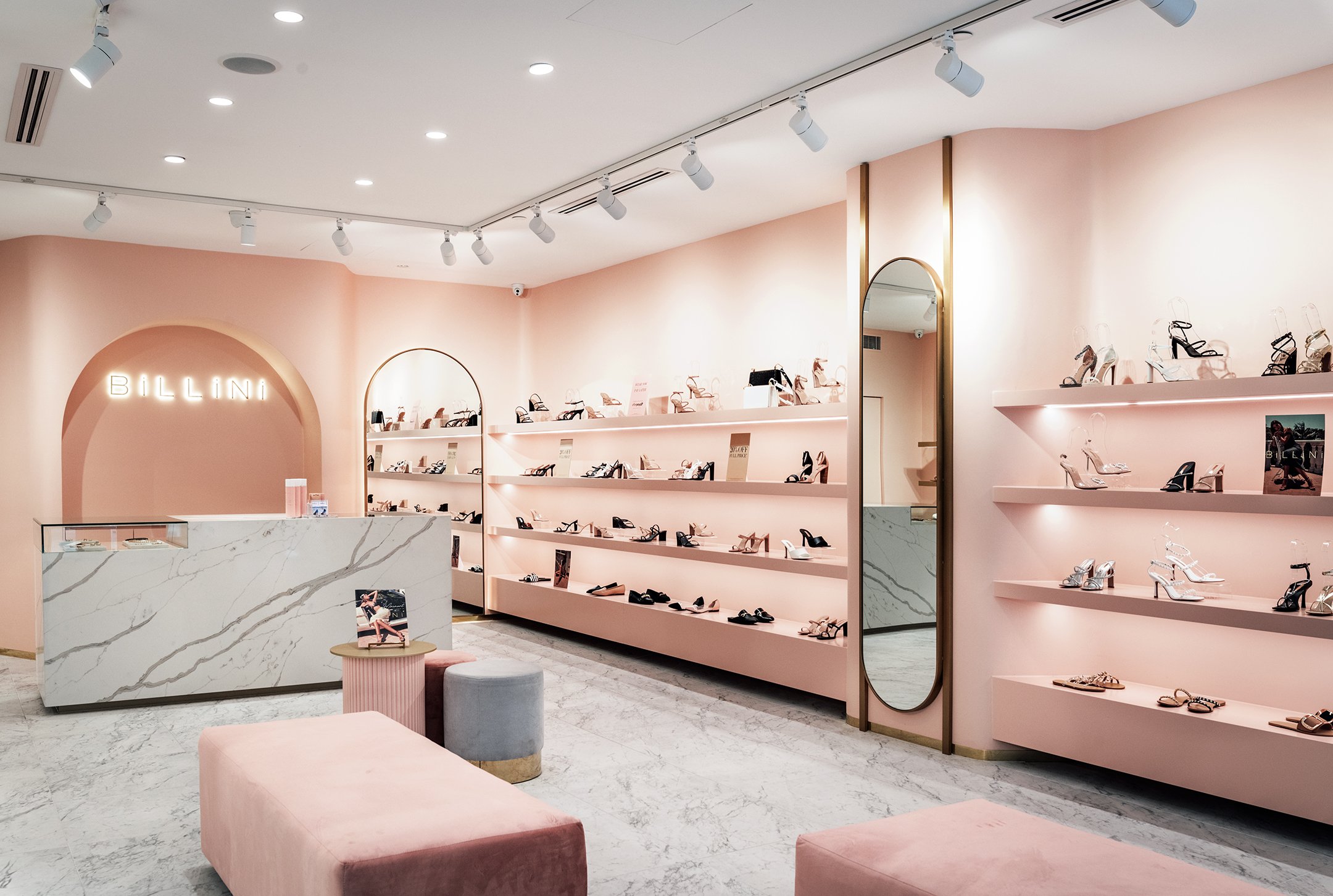 Mẫu showroom giày dép phong cách Hàn Quốc của Chị Thảo tại Quận 9, Thành phố Hồ Chí Minh Mẫu showroom giày dép phong cách Hàn Quốc của Chị Thảo tại Quận 9, Thành phố Hồ Chí Minh