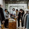 Mẫu thiết kế cửa hàng thời trang nam vintage của Anh Sơn tại Quận 5