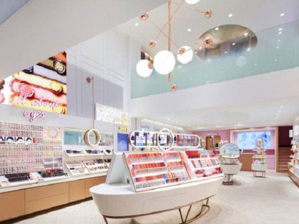 Mẫu thiết kế shop mỹ phẩm 50m2của Chị Dung tại Quận 8