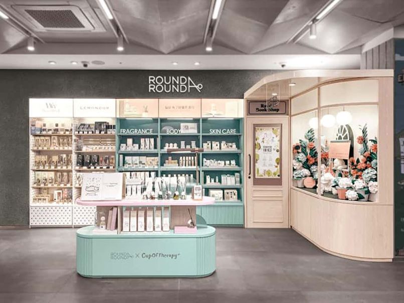 Mẫu thiết kế shop mỹ phẩm cao cấp của Chị Lan tại Quận 1 Mẫu thiết kế shop mỹ phẩm cao cấp của Chị Lan tại Quận 1