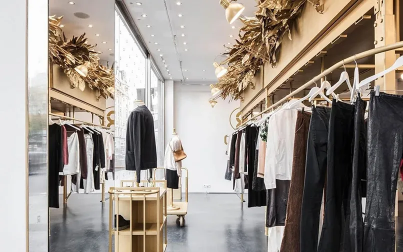 Mẫu thiết kế shop quần áo nam 100m2 sang trọng của Anh Vũ tại Quận Bình Thạnh Mẫu thiết kế shop quần áo nam 100m2 sang trọng của Anh Vũ tại Quận Bình Thạnh