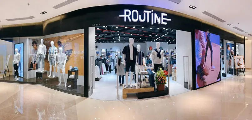 Mẫu thiết kế shop quần áo nam phong cách casual của Anh Khoa tại Quận 12 Mẫu thiết kế shop quần áo nam phong cách casual của Anh Khoa tại Quận 12