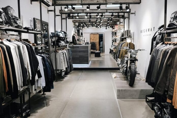 Mẫu thiết kế showroom quần áo nam đẳng cấp của Anh Khải tại Quận 10, TPHCM