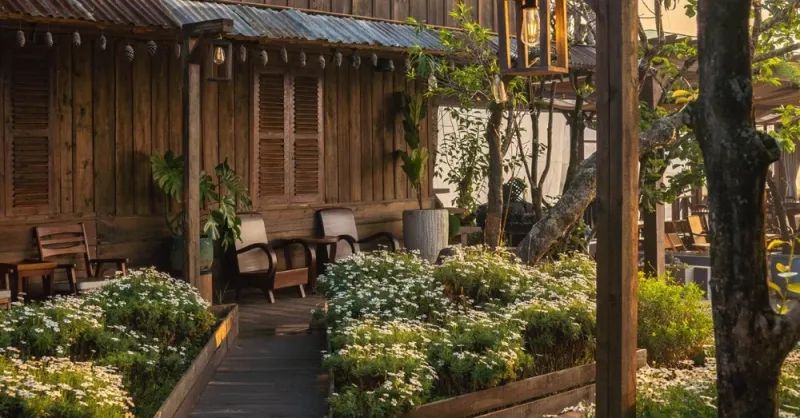 Phong cách thiết kế quán cà phê sân vườn thơ mộng