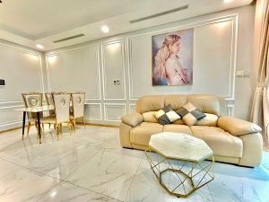 Phòng khách căn hộ 1 phòng ngủ thiết kế sang trọng