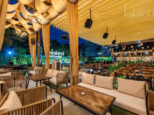 Quán Music Beer Garden phong cách mở ở Sài Gòn
