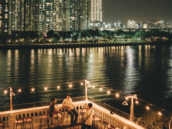 Quán Rooftop Chạng Vạng View sông chill lắm