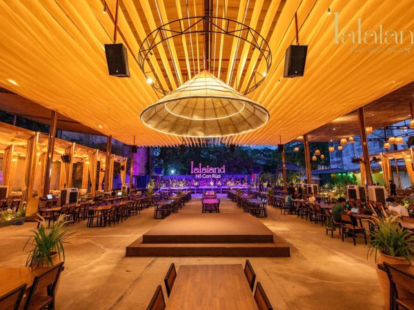 Thiết kế quán Lalaland Food & Music Garden