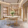 Mẫu thiết kế showroom áo cưới phong cách mạ vàng