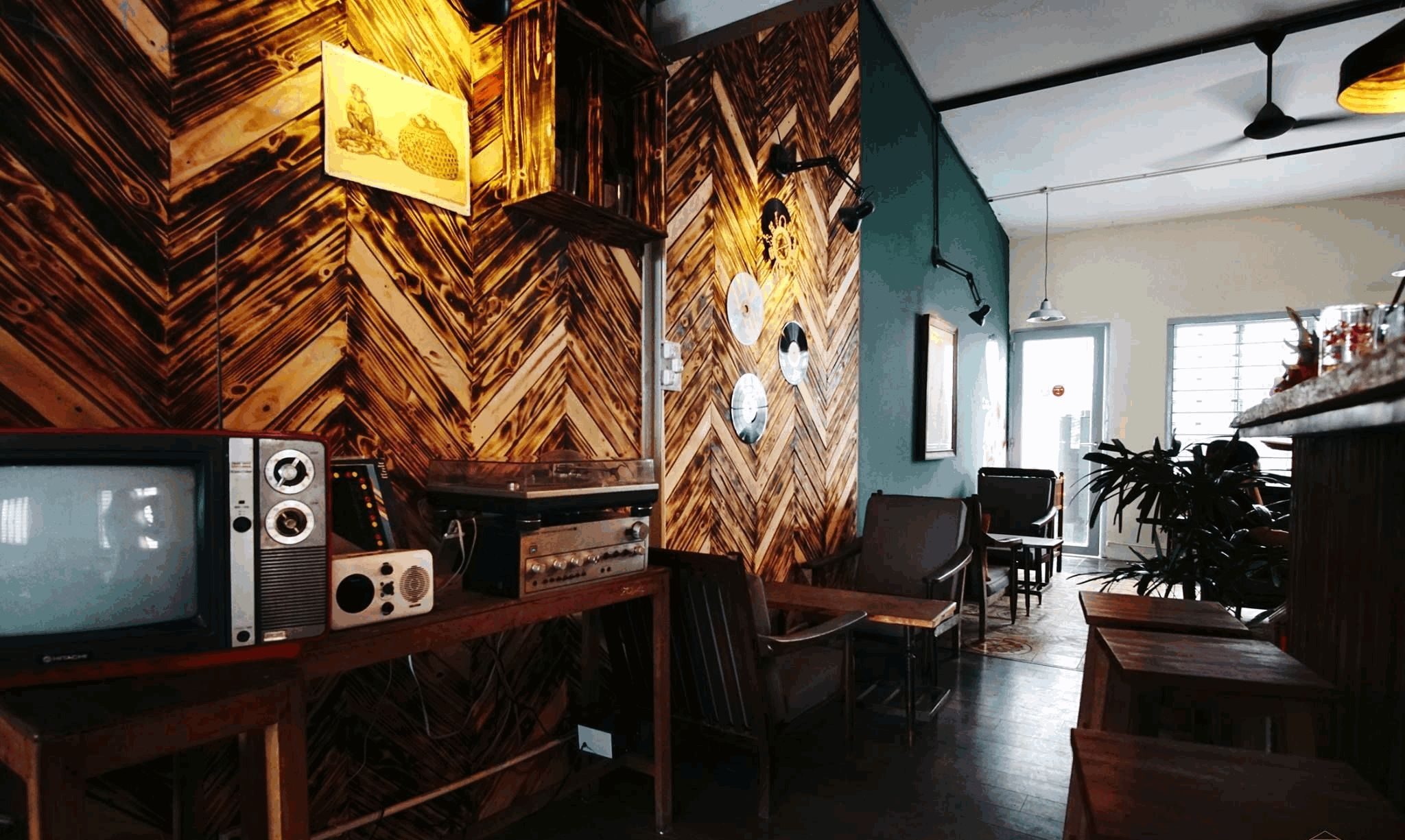 Tiệm Cafe Saigon Retro Tiệm Cafe Saigon Retro