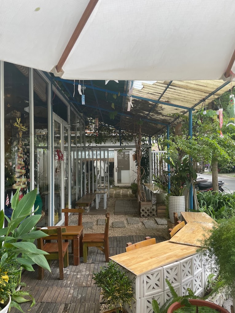 KUMO CHAN COFFEE AND GARDEN KUMO CHAN COFFEE AND GARDEN
