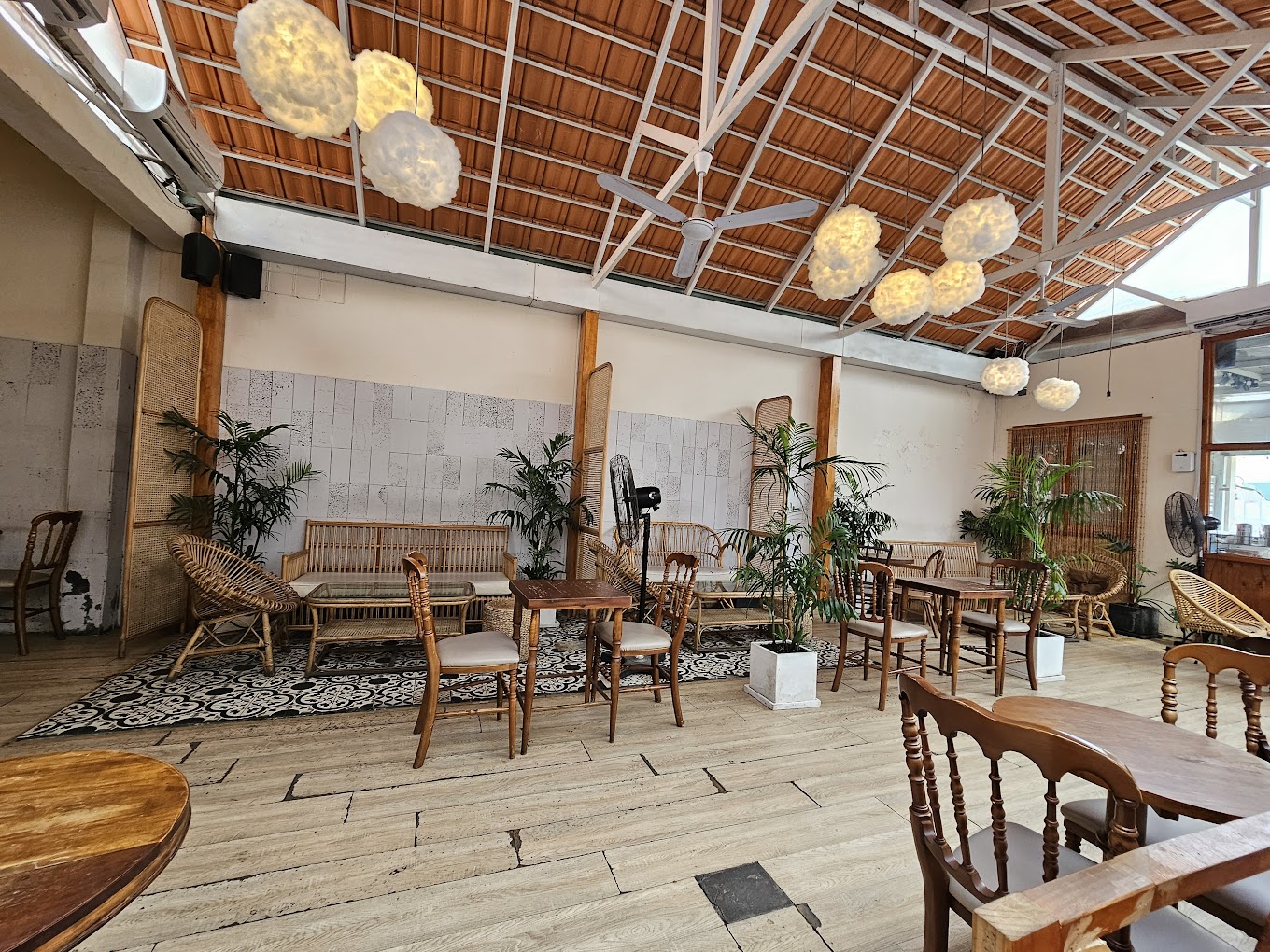 Khóm Cafe Khóm Cafe