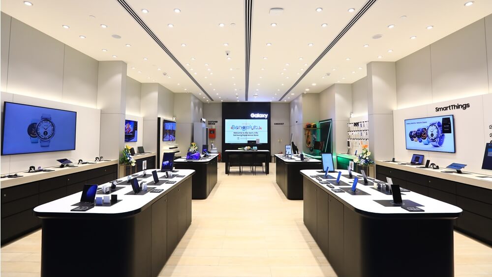 Mẫu cửa hàng điện thoại "Phone Paradise" của Chị Hạnh