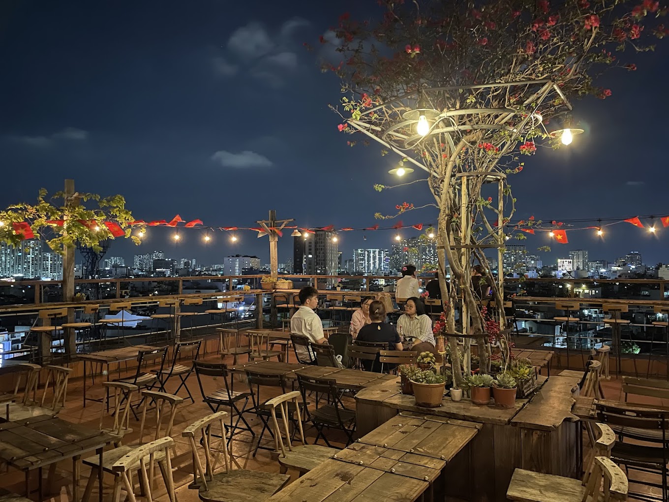 Thương Rooftop Thương Rooftop
