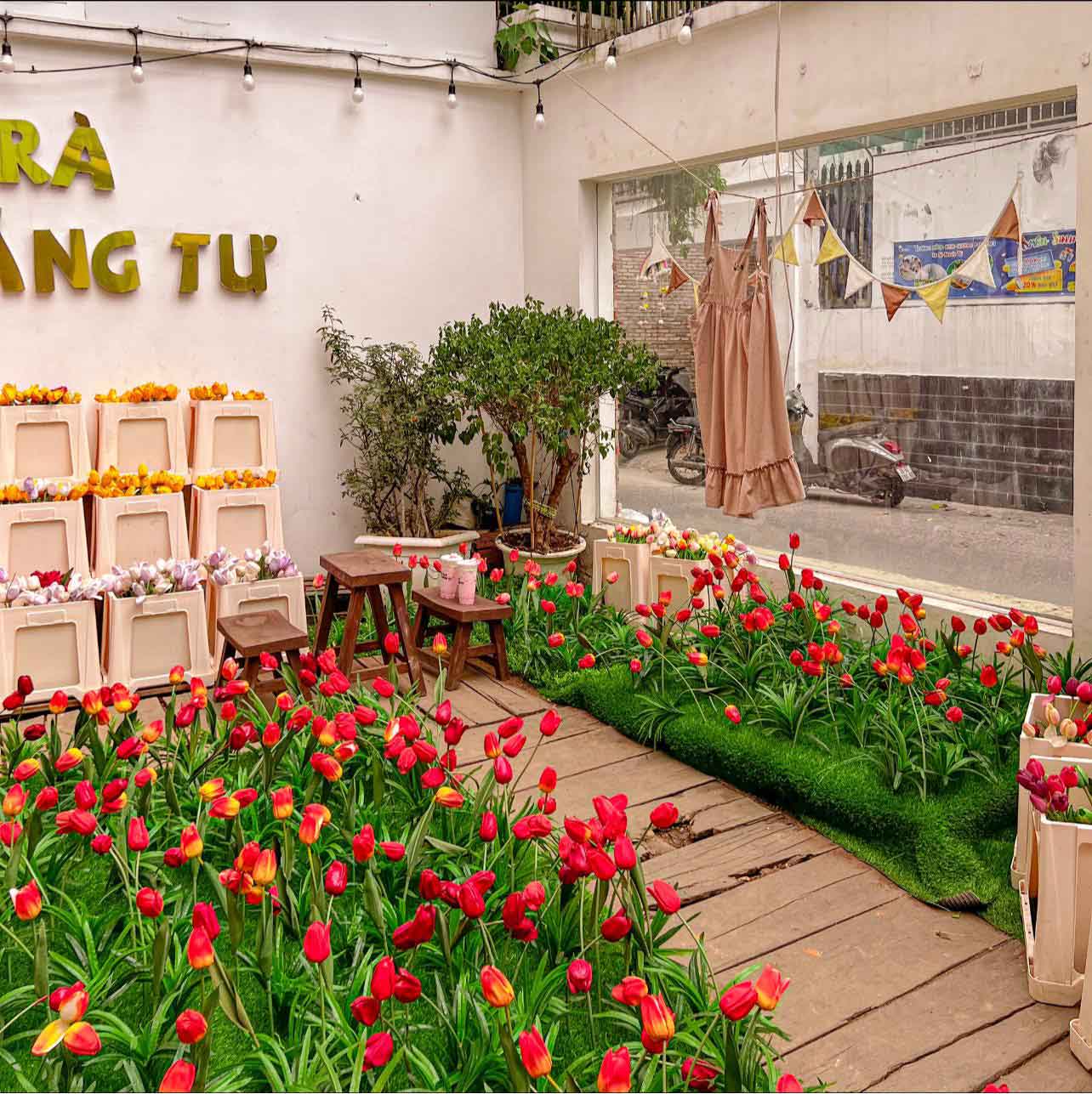 Tiệm Trà tháng Tư Tiệm Trà tháng Tư