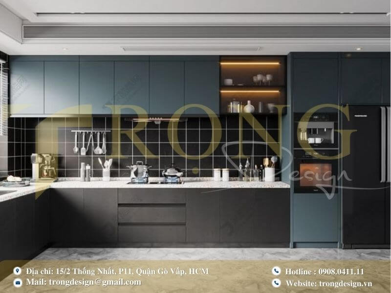 Bếp trắng hiện đại với đảo bếp và ghế bar.