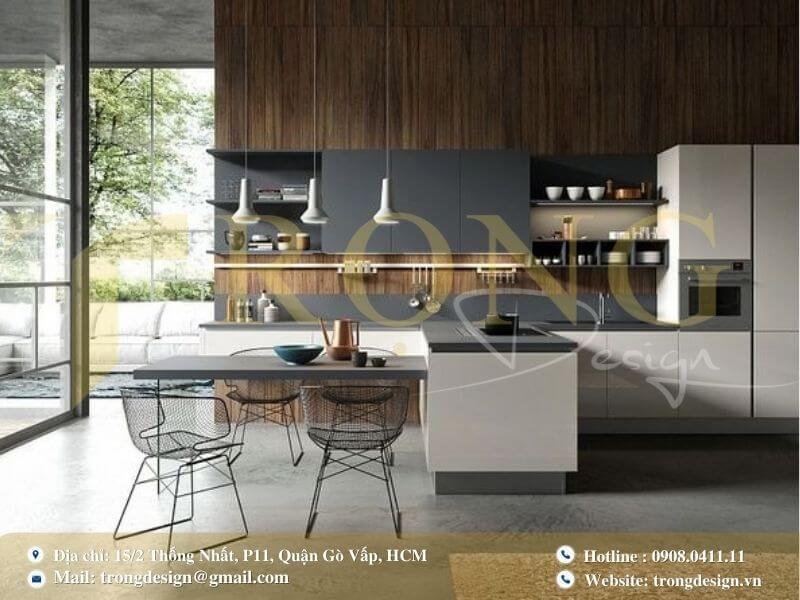 Bếp phong cách công nghiệp hiện đại với tường gạch thô và thiết kế mạnh mẽ.