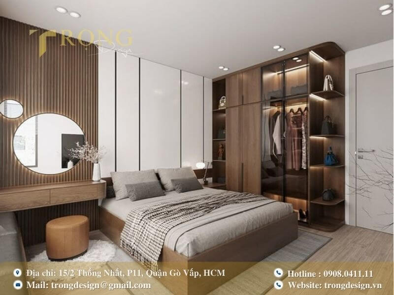 Phòng ngủ hiện đại, tiện lợi với tủ quần áo tích hợp và tông màu sáng.