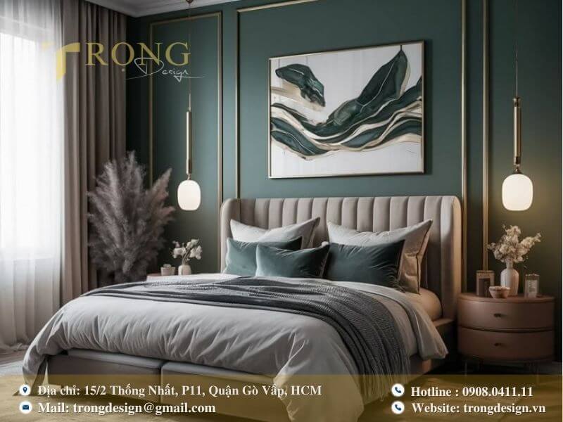 Phòng ngủ sang trọng với tông màu xanh rêu và nội thất gỗ.