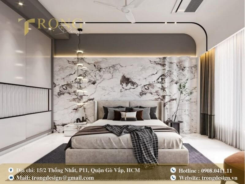 Phòng ngủ hiện đại sang trọng với tường ốp đá cẩm thạch.