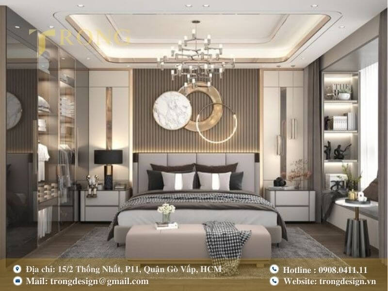 Phòng ngủ hiện đại với điểm nhấn ánh sáng từ tường và trần gỗ.