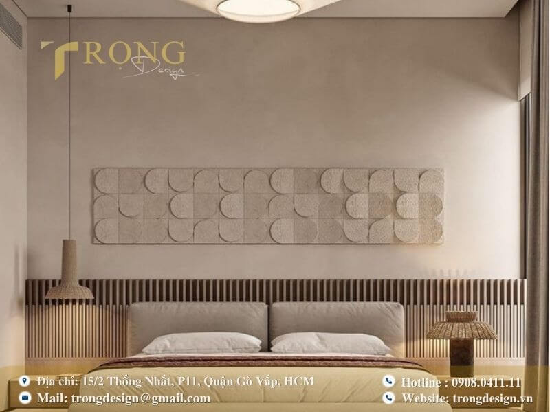 Phòng ngủ tối giản với điểm nhấn phù điêu nghệ thuật.