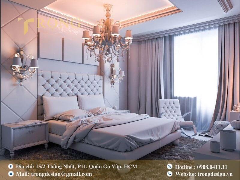 Phòng ngủ sang trọng và lộng lẫy với nội thất cổ điển.