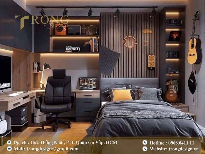Phòng ngủ năng động và cá tính, phản ánh sở thích của thanh niên.