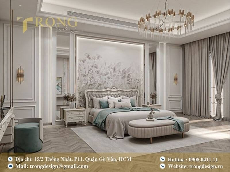 Phòng ngủ tân cổ điển với phào chỉ tinh tế và tranh tường lãng mạn.