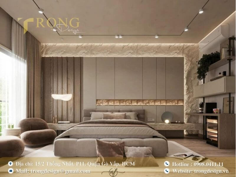 Phòng ngủ hiện đại, ấm áp với tường ốp gỗ.