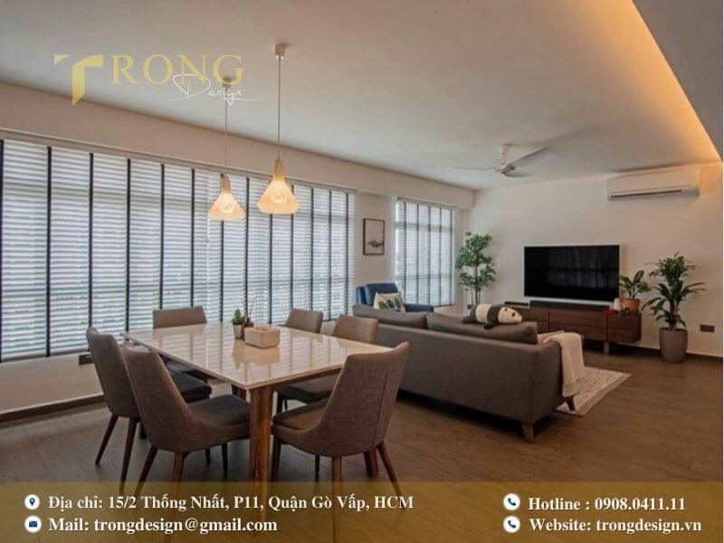 Phòng khách ấm áp, tiện nghi với nội thất gỗ, phù hợp cho không gian nhỏ.
