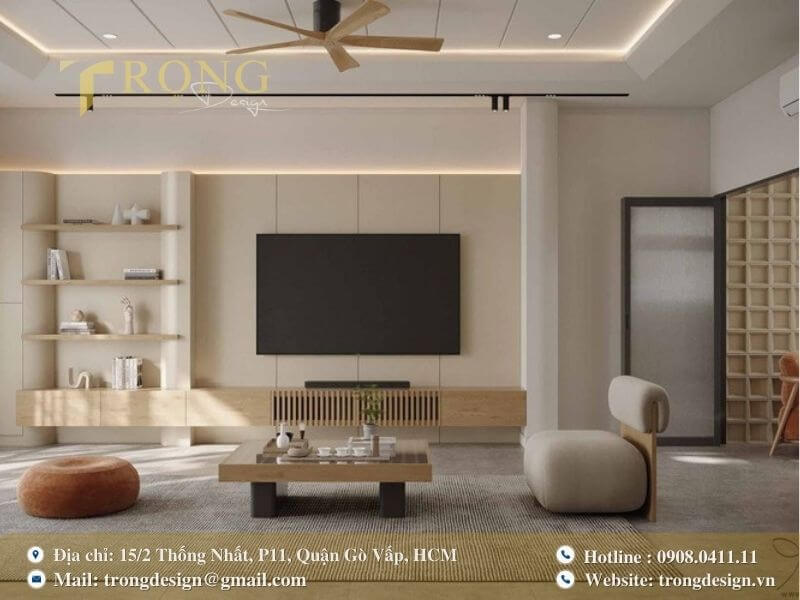 Nội thất phòng khách tối giản với thiết kế kệ tích hợp.