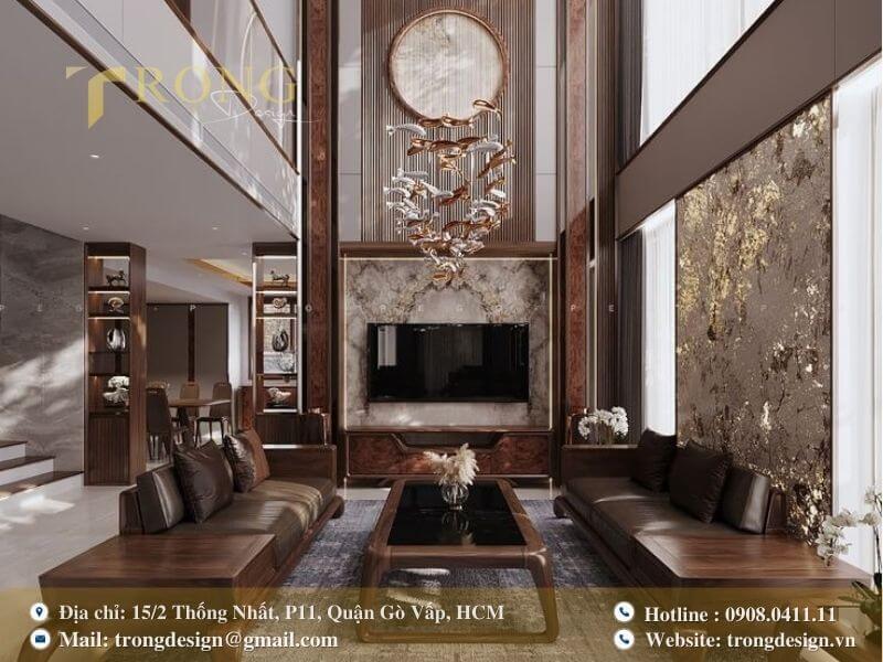 Phòng khách hiện đại, sang trọng với nội thất gỗ tự nhiên và trần nhà cao.