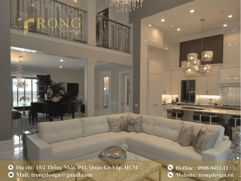 Sự kết hợp hoàn hảo của đá cẩm thạch và đèn chùm lộng lẫy.