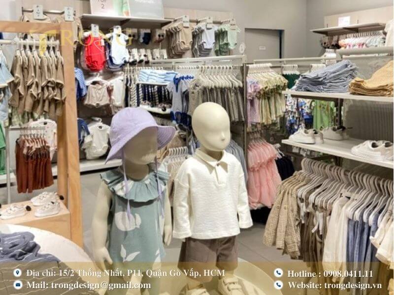 Cửa hàng quần áo trẻ em từ với các thiết kế đa dạng và đáng yêu.